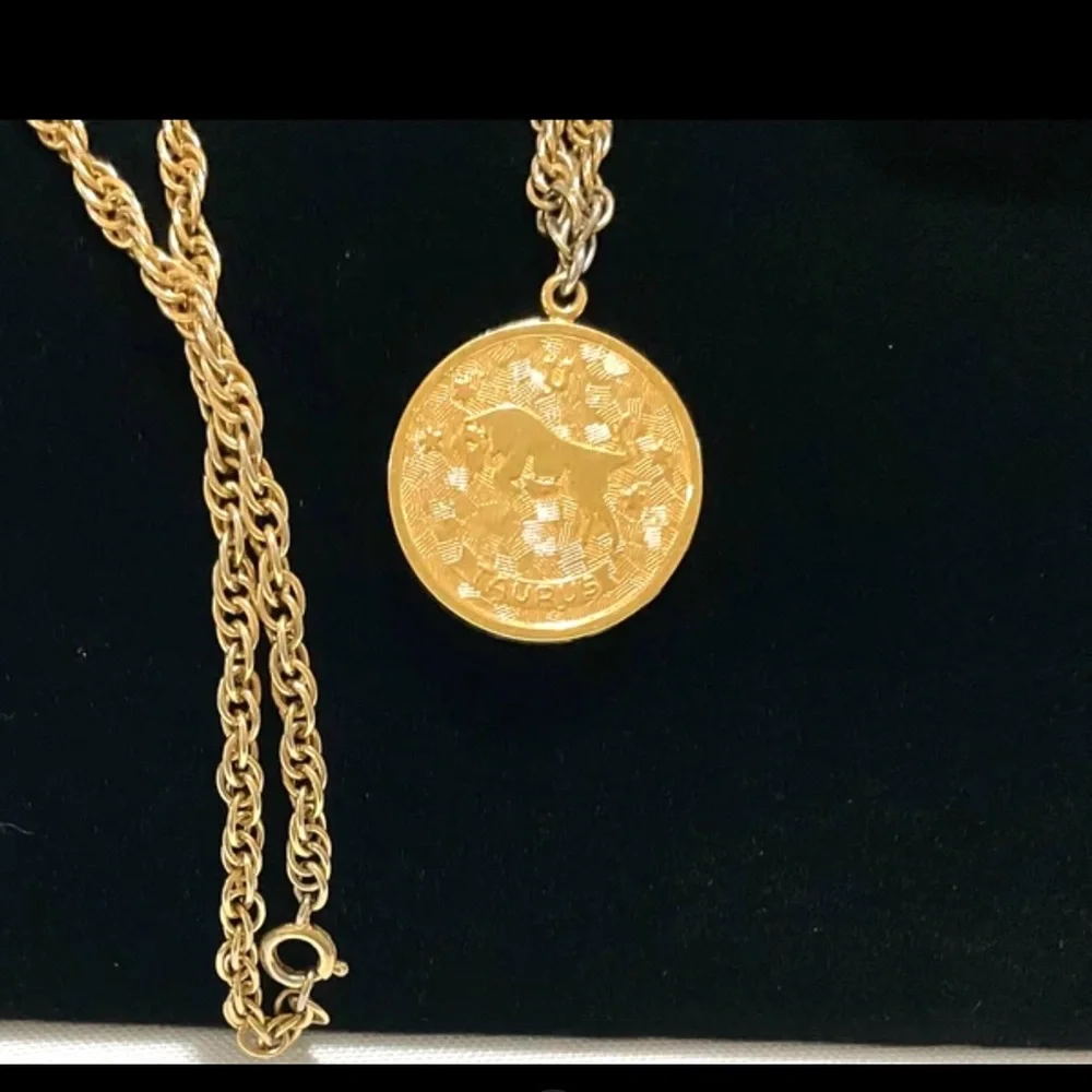 Sarah Coventry Taurus Zodiac Pendant/Necklace - Picture 6 of 6